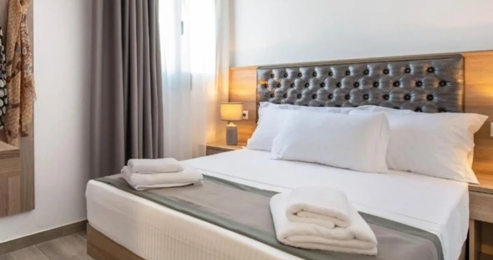 2 Bedroom Suite Plus Living Room 1