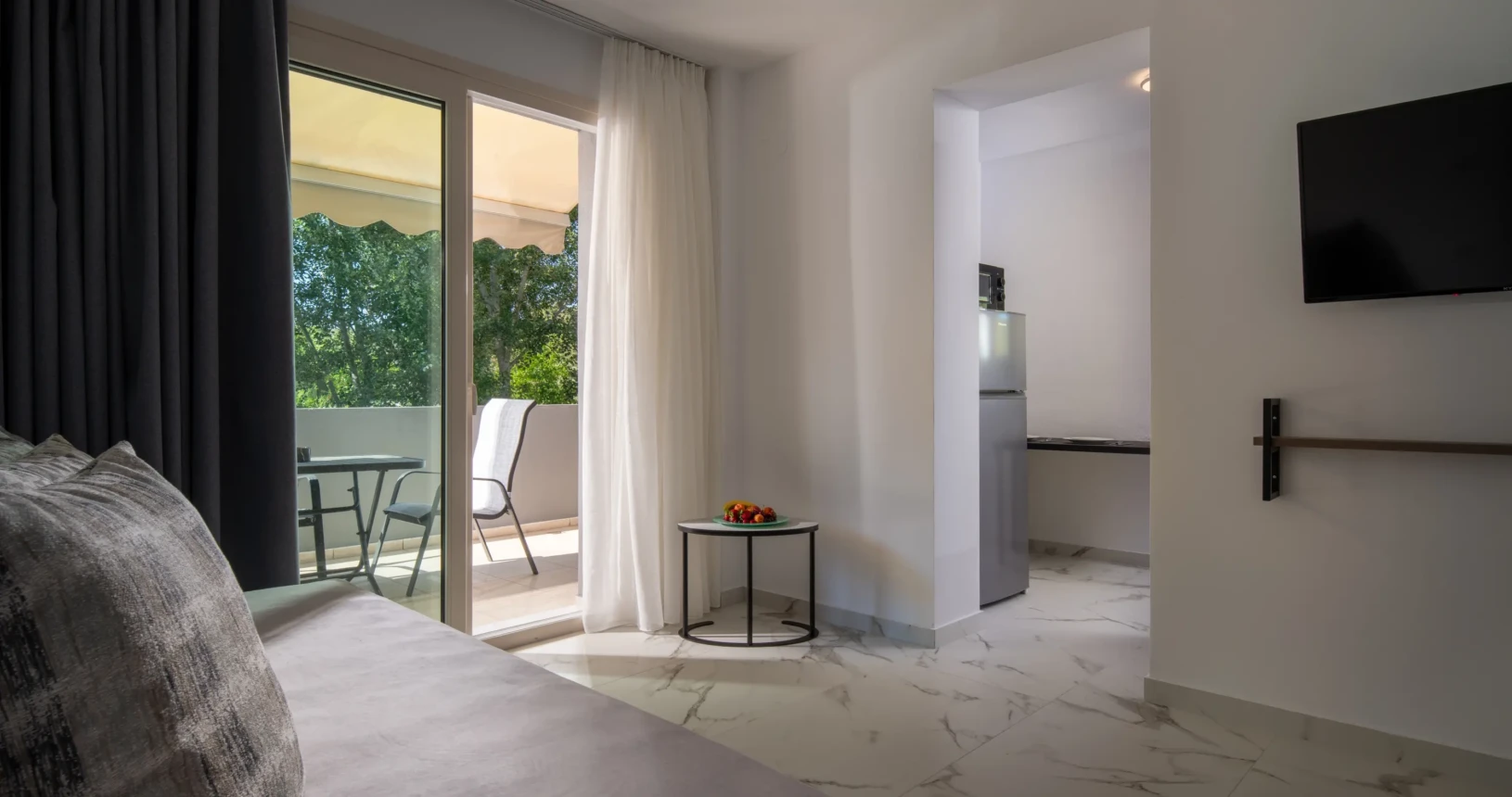 2 Bedroom Suite Plus Living Room 11