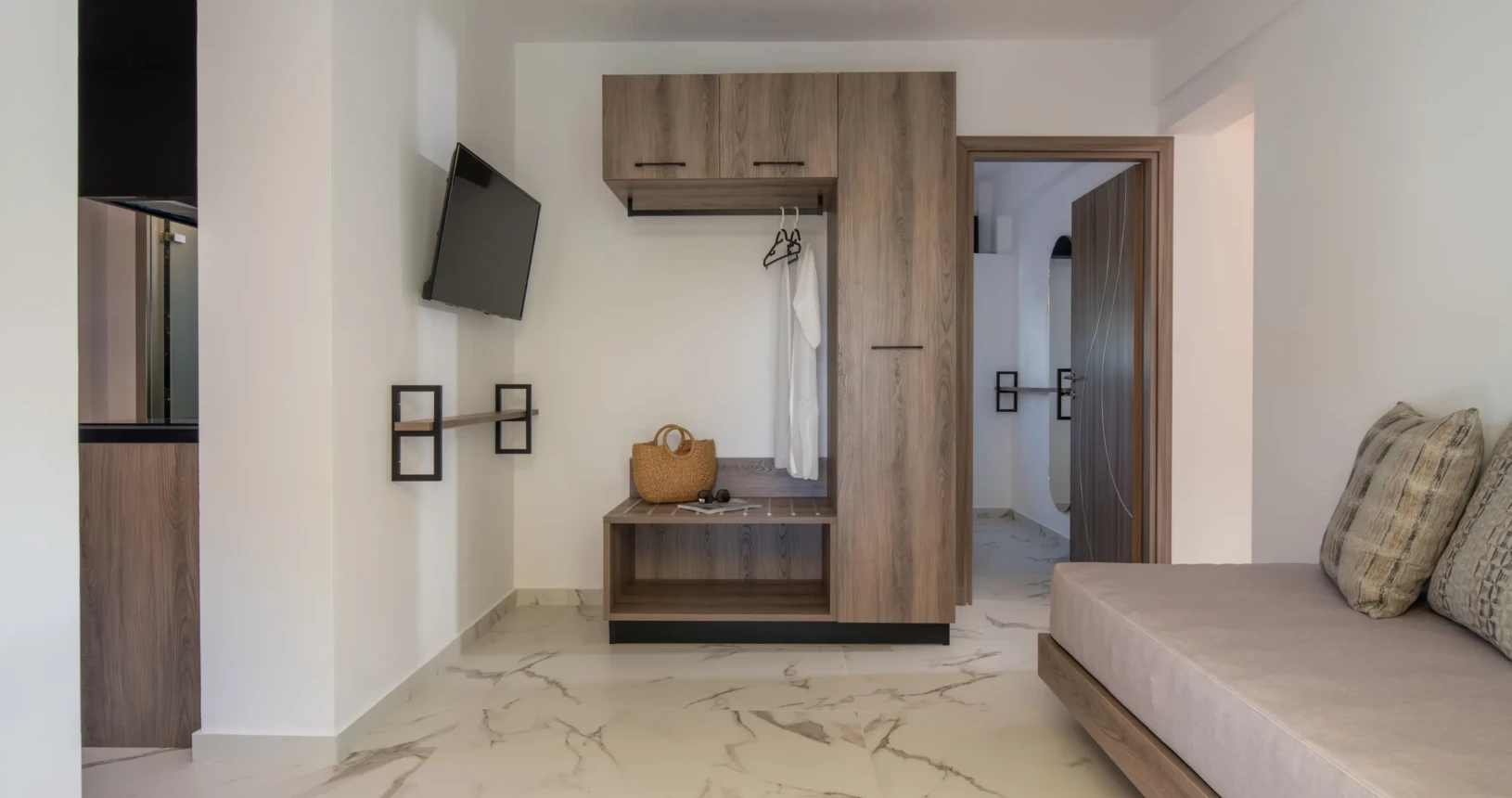 2 Bedroom Suite Plus Living Room 12