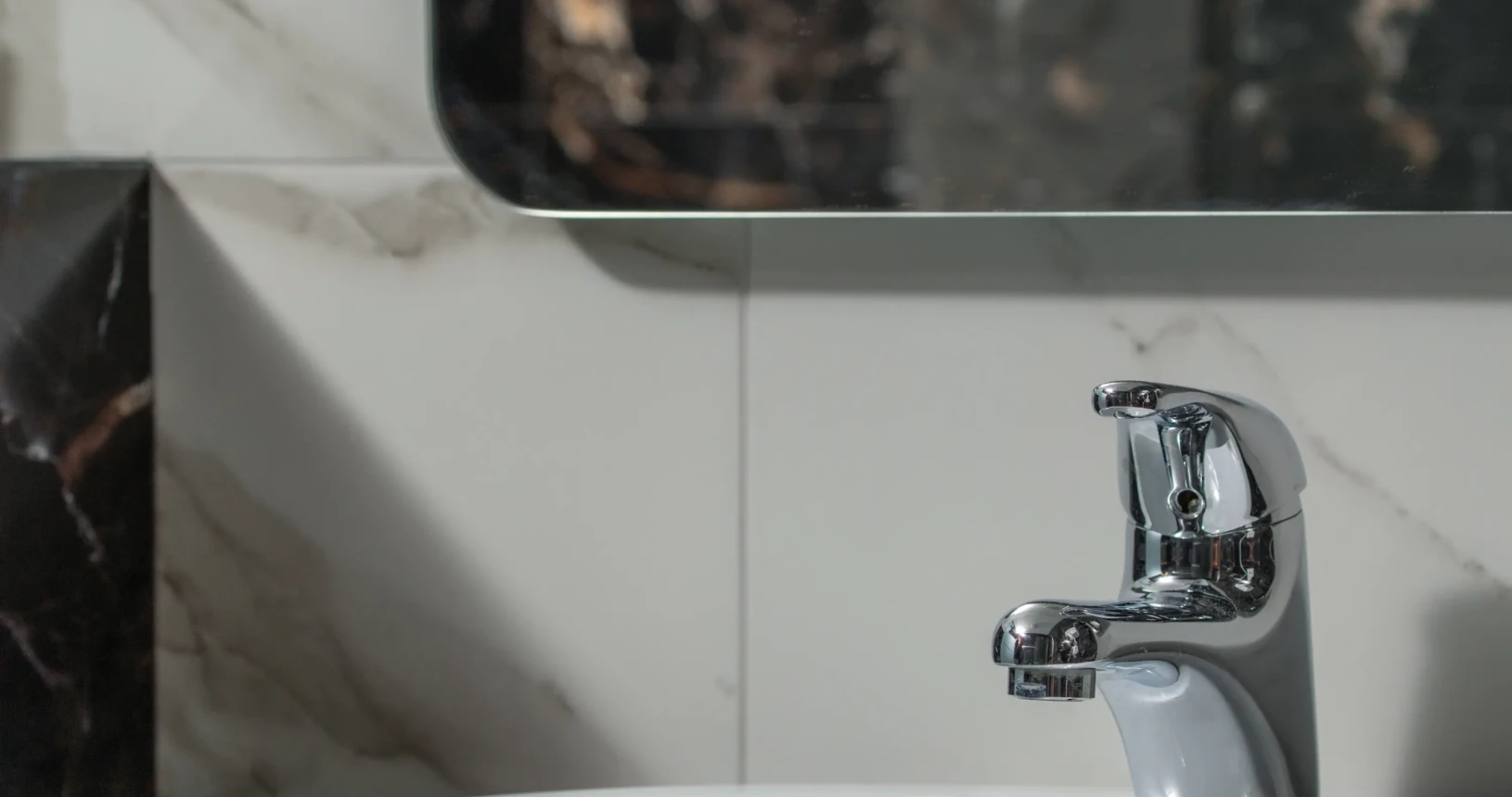 2 Bedroom Suite Plus Living Room 36