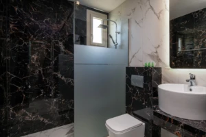 2 Bedroom Suite Plus Living Room 38