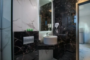 2 Bedroom Suite Plus Living Room 39