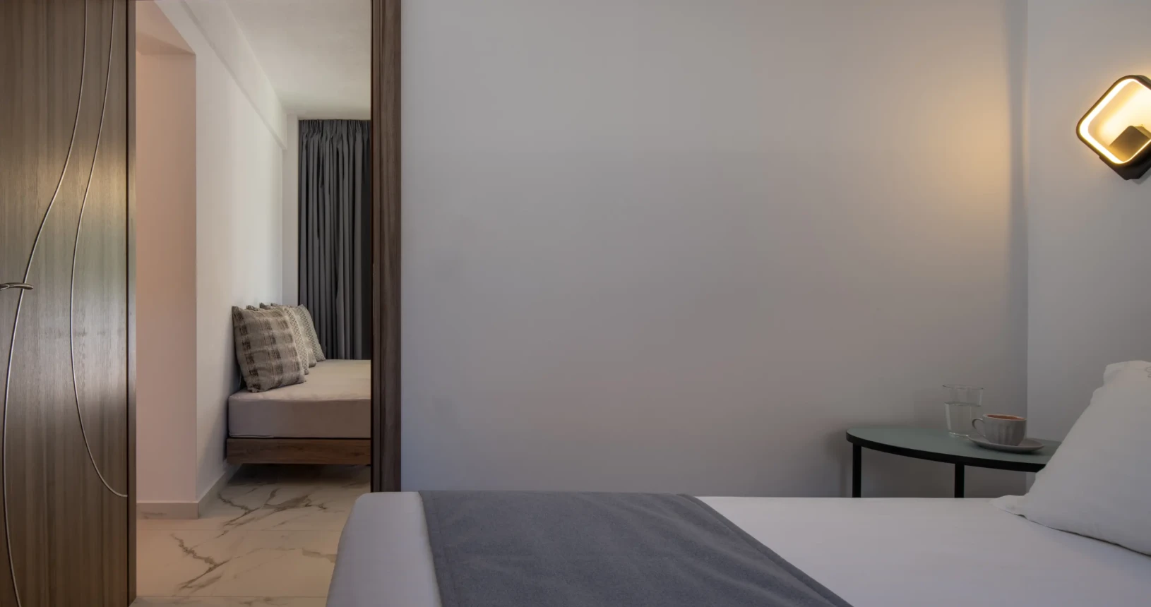 2 Bedroom Suite Plus Living Room 4