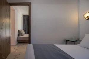 2 Bedroom Suite Plus Living Room 4