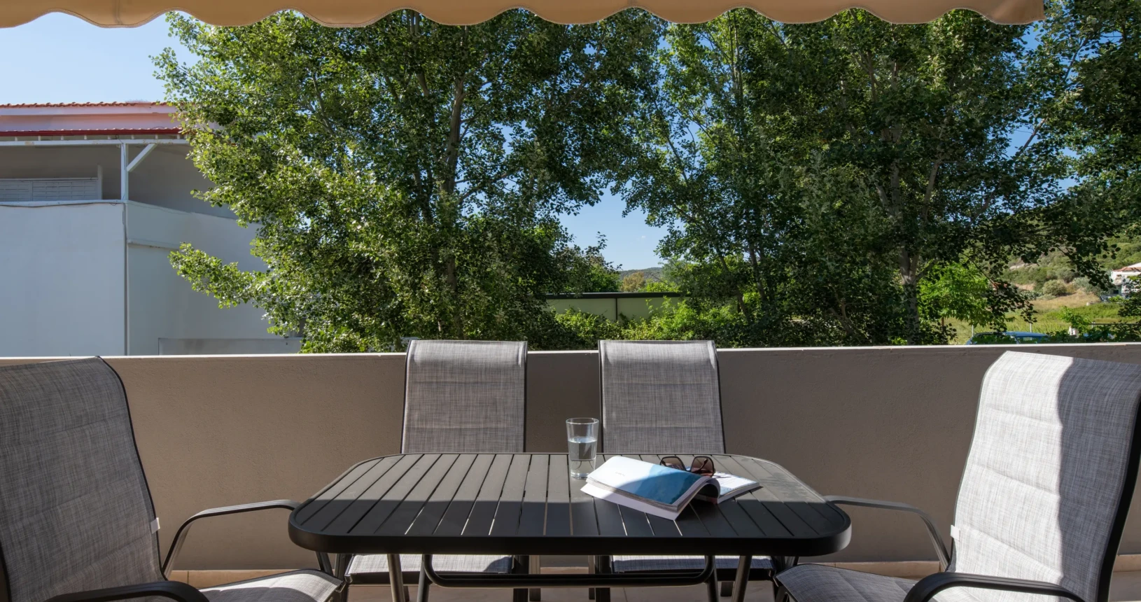 2 Bedroom Suite Plus Living Room 44